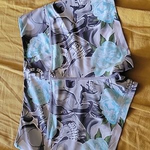 Feed Me Fight Me shorts (M) Skull print